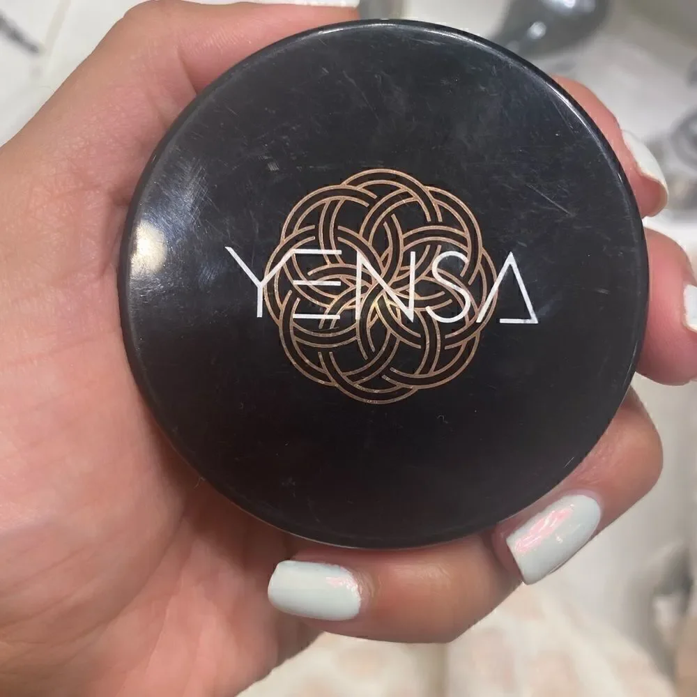 Yensa Silk Bronzing base bronzer
